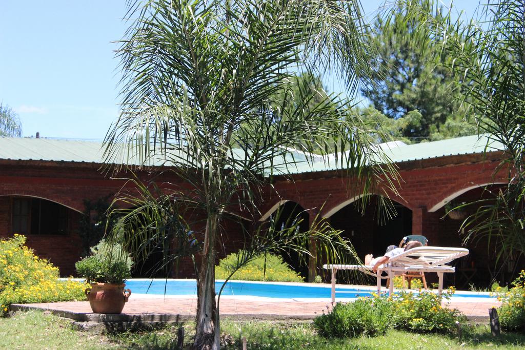 Hotel Tupasy Colonia Carlos Pellegrini Exterior foto